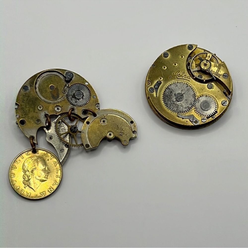 ASTRA & LOCUST Watch Face Pins Gold Tone EUC